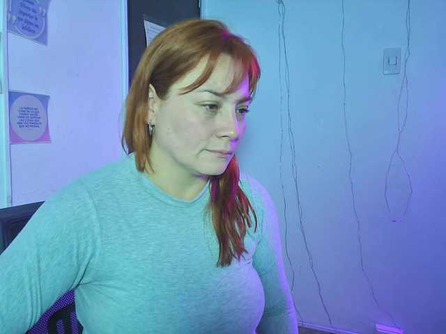 Live sex webcam photo for Mia-Peython #277636396