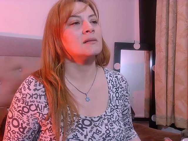 Live sex webcam photo for Mia-Peython #287893535