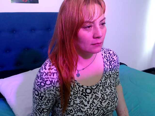 Live sex webcam photo for Mia-Peython #288001521