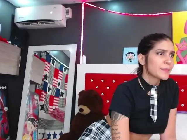 Live sex webcam photo for Mia-Rabbit #271870342