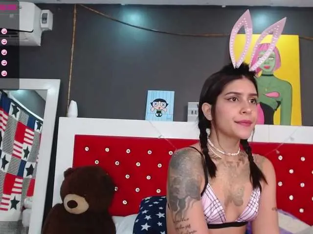 Live sex webcam photo for Mia-Rabbit #271880903