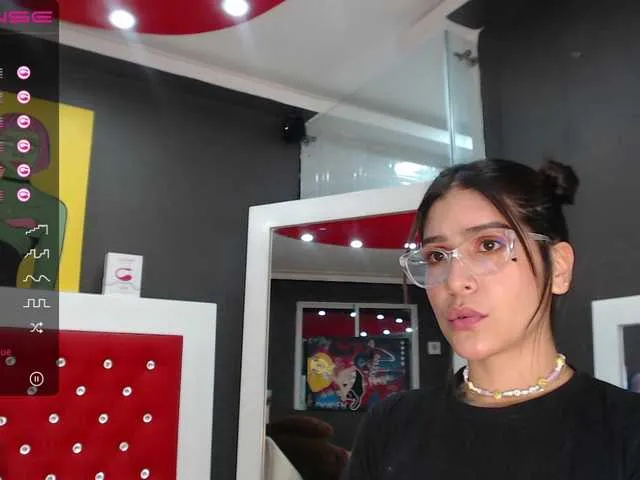 Live sex webcam photo for Mia-Rabbit #272089215