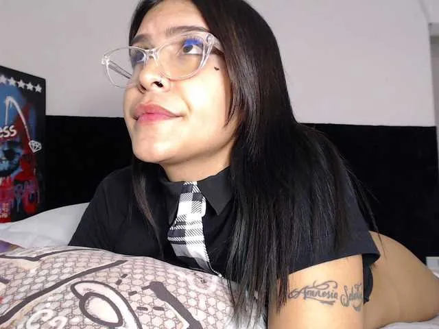 Live sex webcam photo for Mia-Rabbit #273610224