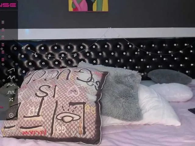 Live sex webcam photo for Mia-Rabbit #274264785