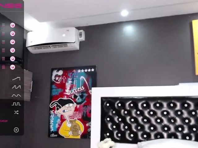 Live sex webcam photo for Mia-Rabbit #274409737