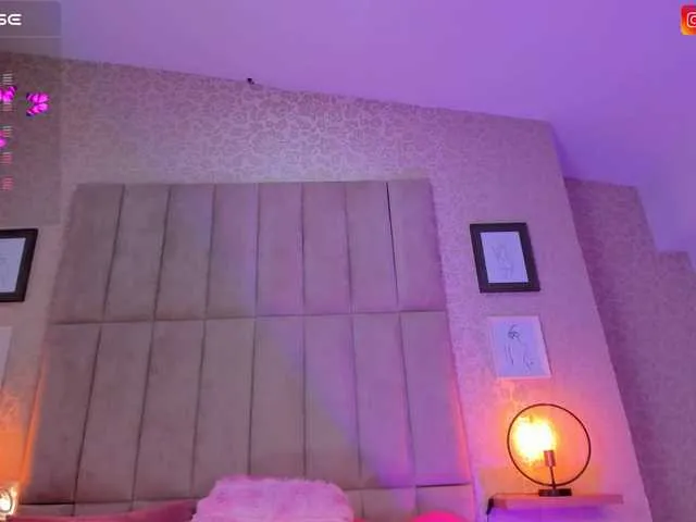 Live sex webcam photo for Mia-Starr #276910810