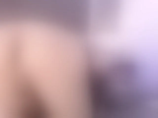 Live sex webcam photo for Mia-Thompson-1 #293511686