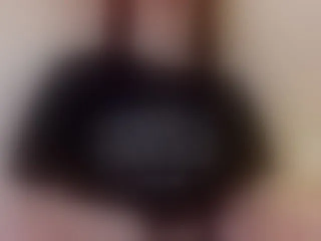 Live sex webcam photo for Mia-Thompson-1 #293781451