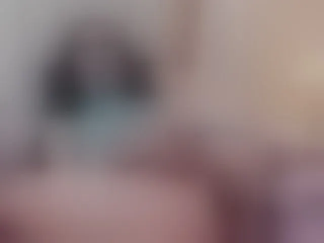 Live sex webcam photo for Mia-Thompson-1 #293864270