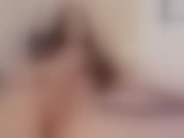 Live sex webcam photo for Mia-Thompson-1 #293981432