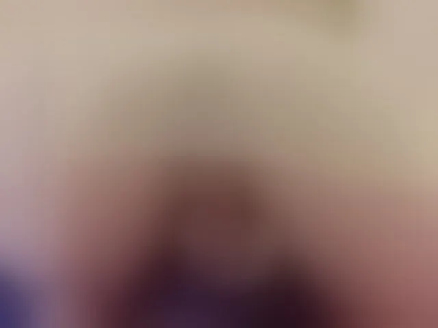 Live sex webcam photo for Mia-Thompson-1 #294010242