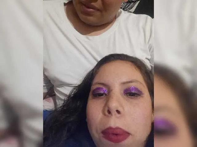 Live sex webcam photo for Mia-alejo06 #273976158