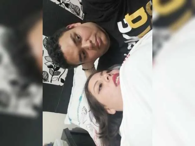 Live sex webcam photo for Mia-alejo06 #274040136