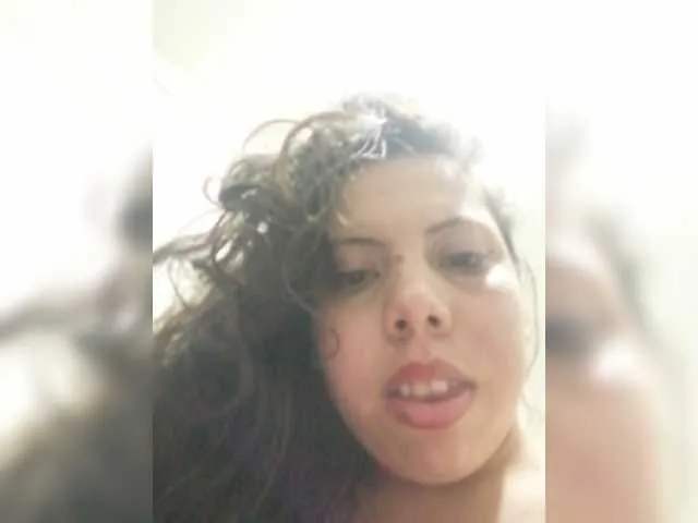 Live sex webcam photo for Mia-alejo06 #274075065