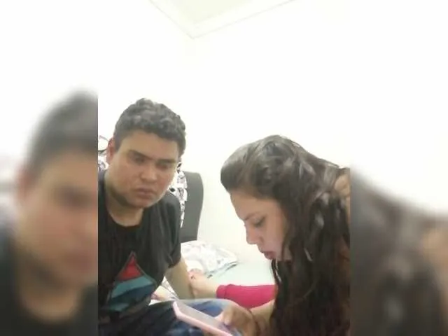 Live sex webcam photo for Mia-alejo06 #274112782