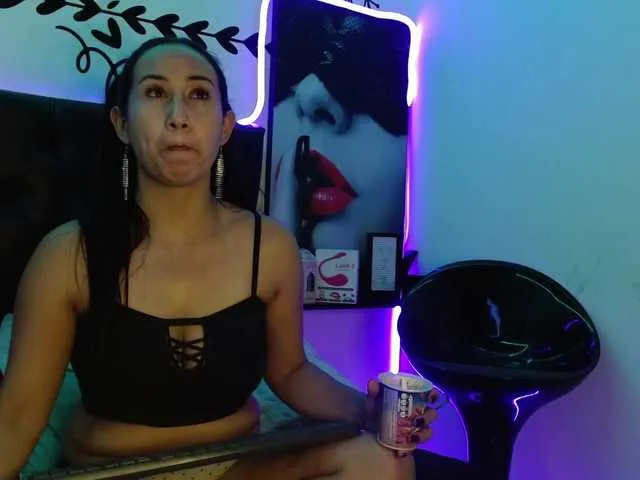 Live sex webcam photo for Mia-drake #273303637