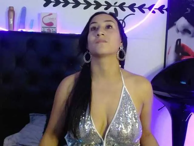 Live sex webcam photo for Mia-drake #273597525