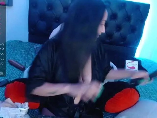 Live sex webcam photo for Mia-drake #273791385