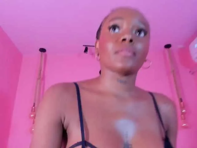 Live sex webcam photo for Mia-jackson #291142250