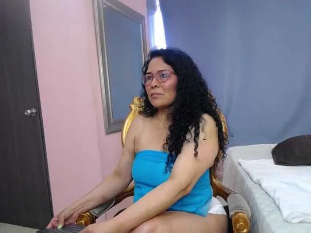 Live sex webcam photo for Mia-kell #274046413