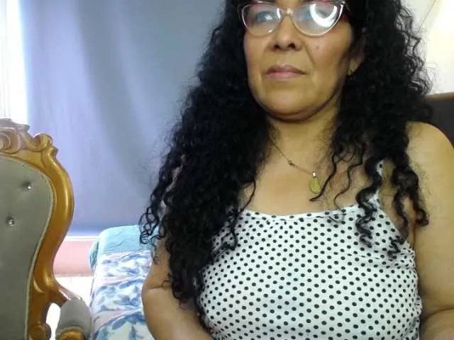 Live sex webcam photo for Mia-kell #274356330