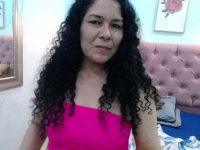 Live sex webcam photo for Mia-kell #274474282