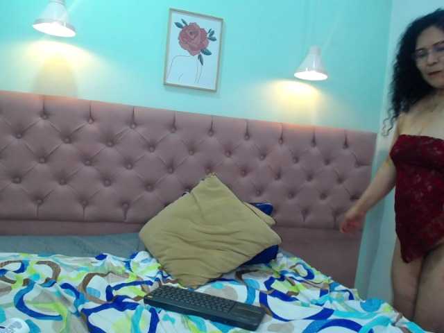 Live sex webcam photo for Mia-kell #274606135