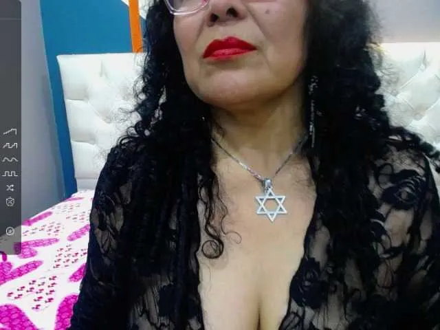 Live sex webcam photo for Mia-kell #276531146