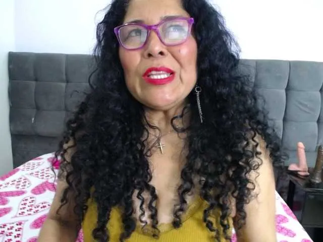 Live sex webcam photo for Mia-kell #277375439