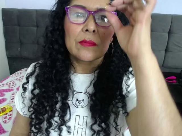 Live sex webcam photo for Mia-kell #277596714