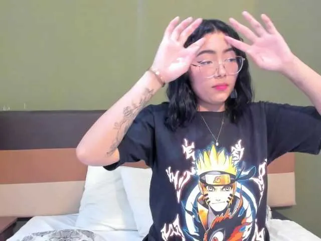 Live sex webcam photo for Mia-moretti #276369842