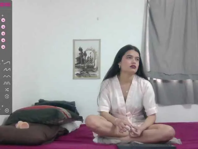 Live sex webcam photo for Mia-sweet2 #273970783