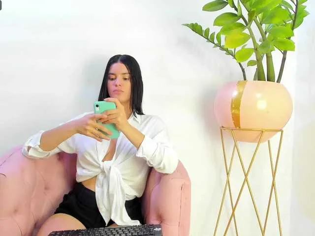 Live sex webcam photo for Mia0316 #276763216