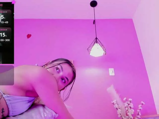 Live sex webcam photo for MiaAylin #290800847