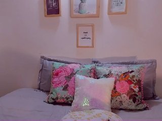 Live sex webcam photo for MiaBankss #165017169