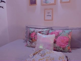 Live sex webcam photo for MiaBankss #165221415