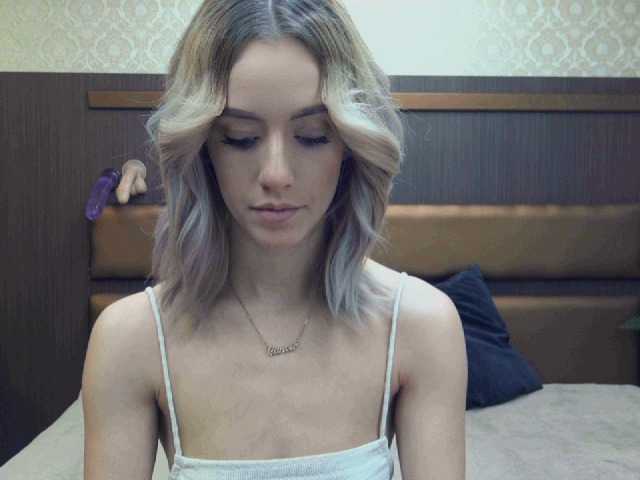 Live sex webcam photo for MiaBeeX #272634081