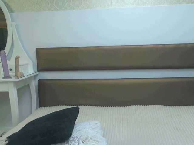 Live sex webcam photo for MiaBeeX #274311089