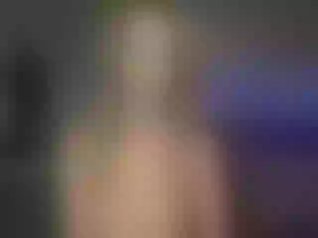 Live sex webcam photo for MiaBeeX #291294585