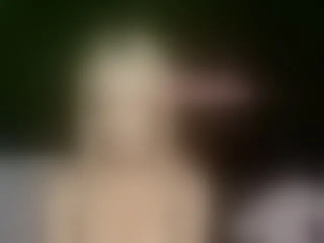 Live sex webcam photo for MiaBeeX #293926493