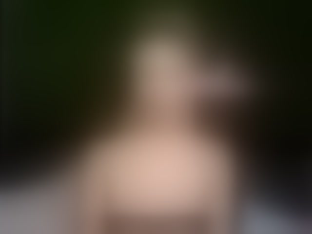 Live sex webcam photo for MiaBeeX #294228526