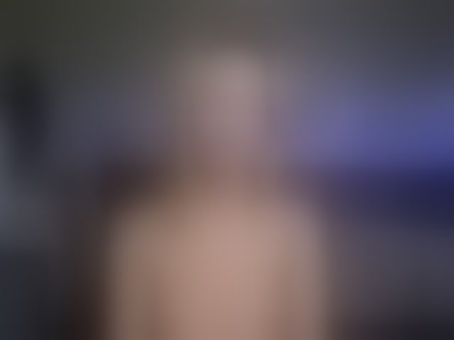 Live sex webcam photo for MiaBeeX #294335197