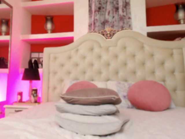 Live sex webcam photo for MiaBloom #290857591