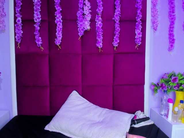 Live sex webcam photo for MiaBonnie #291073586