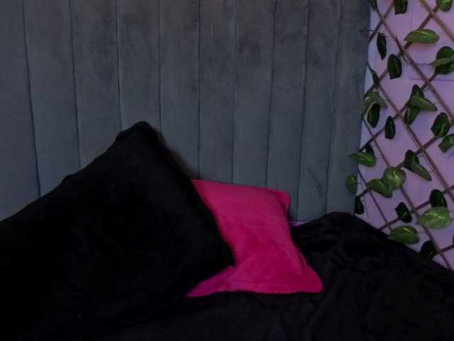 Live sex webcam photo for MiaBonnie #292045135