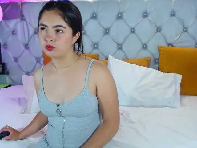 Live sex webcam photo for MiaBrooksM #278186574