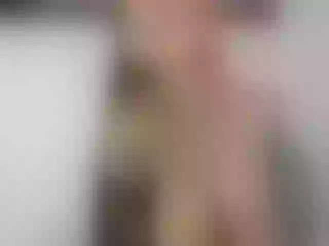 Live sex webcam photo for MiaBrunette #275527099