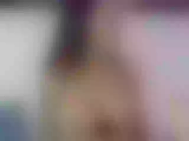 Live sex webcam photo for MiaBrunette #275583720