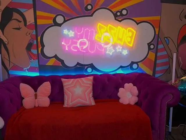 Live sex webcam photo for MiaBurkaa #290819200