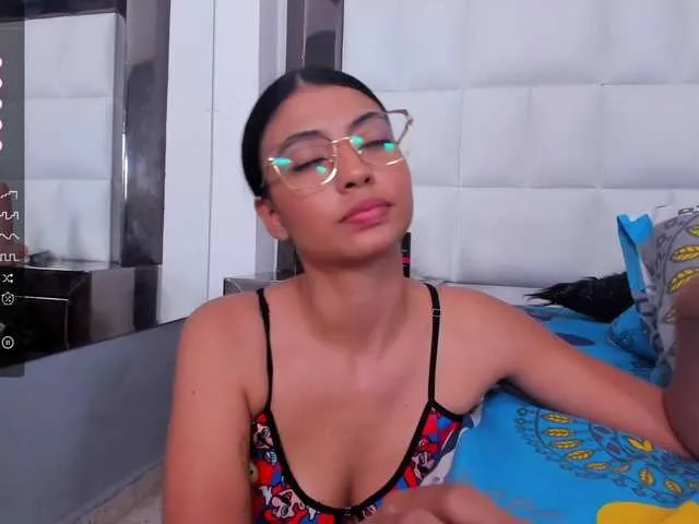 Live sex webcam photo for MiaConte #276075979